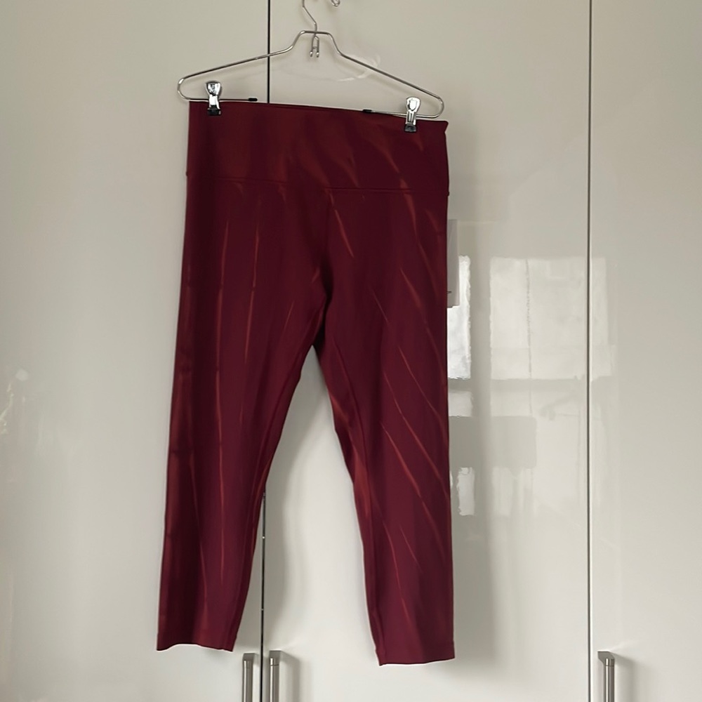 Lululemon Wunder Train HR Crop 23” Fade Color-Red Merlot w/Dye Size-12 NWT - Picture 6 of 12